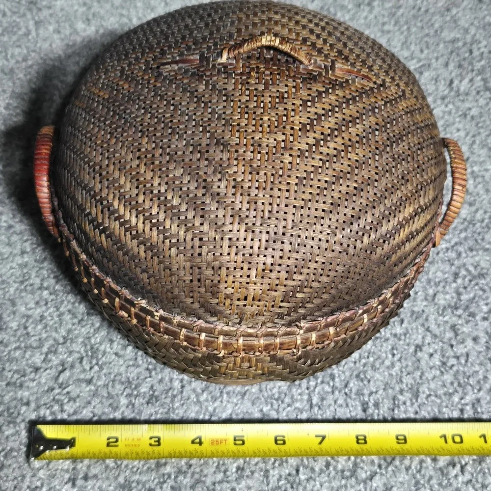 VINTAGE Brown‎ Split Bamboo Asian Hand-Woven Oval Basket W/ Lid Handles RARE